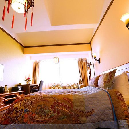 Oak Inn Лицзян Экстерьер фото